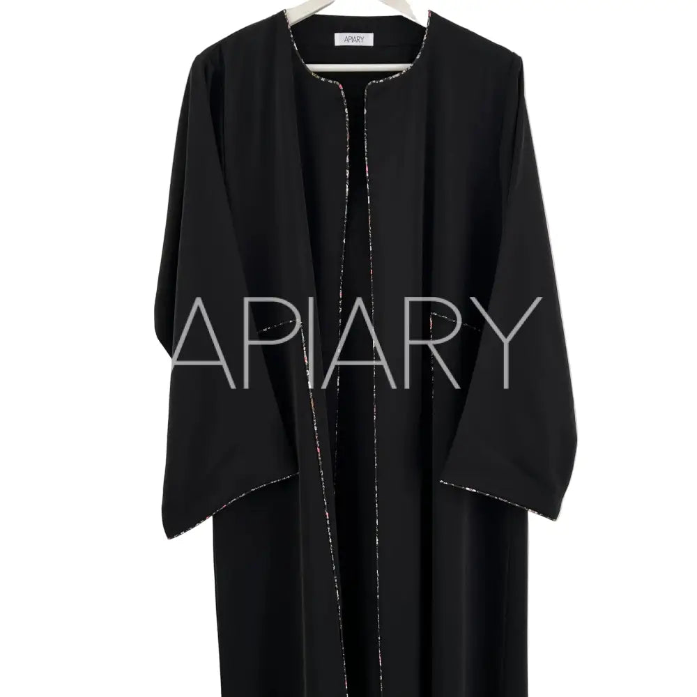 Aria Abaya in Black
