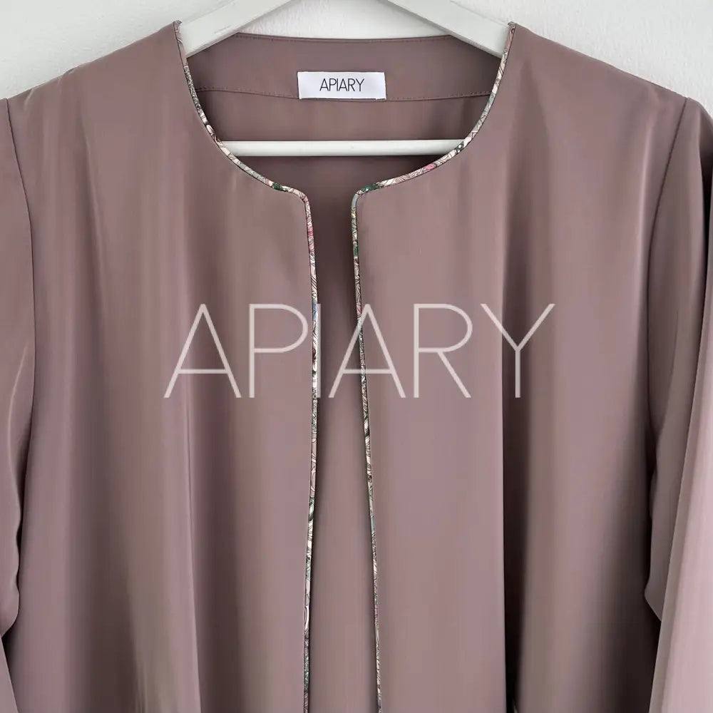 Aria Abaya in Etoupe