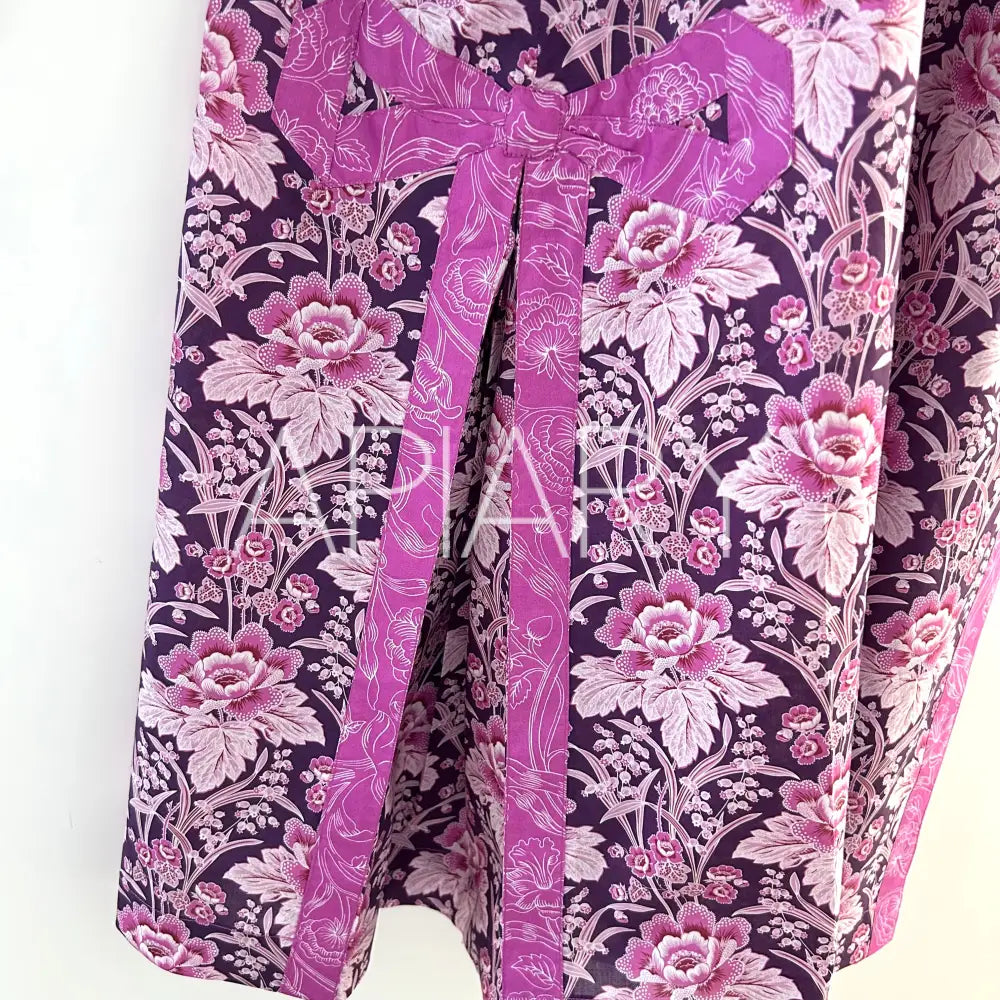 
                  
                    Grace in Fuchsia Chrysanthemum
                  
                