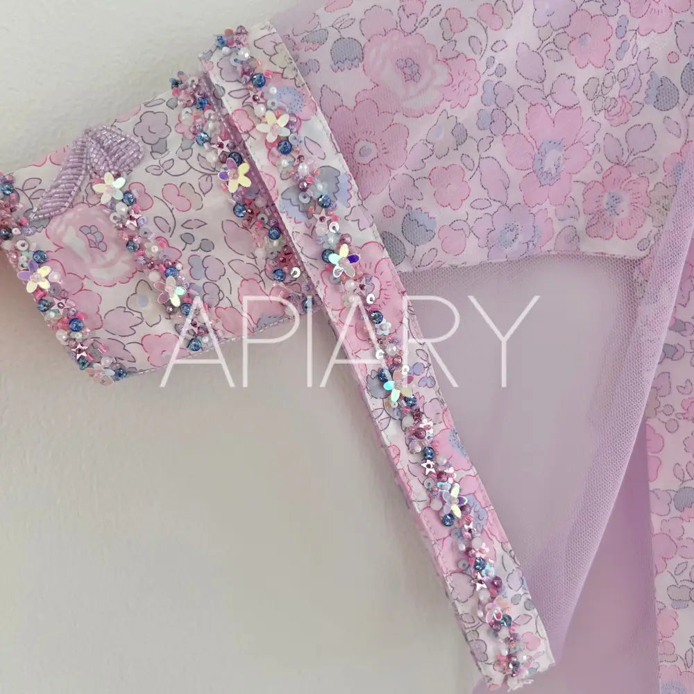 
                  
                    Liberty Betsy Bow Medley Thob
                  
                