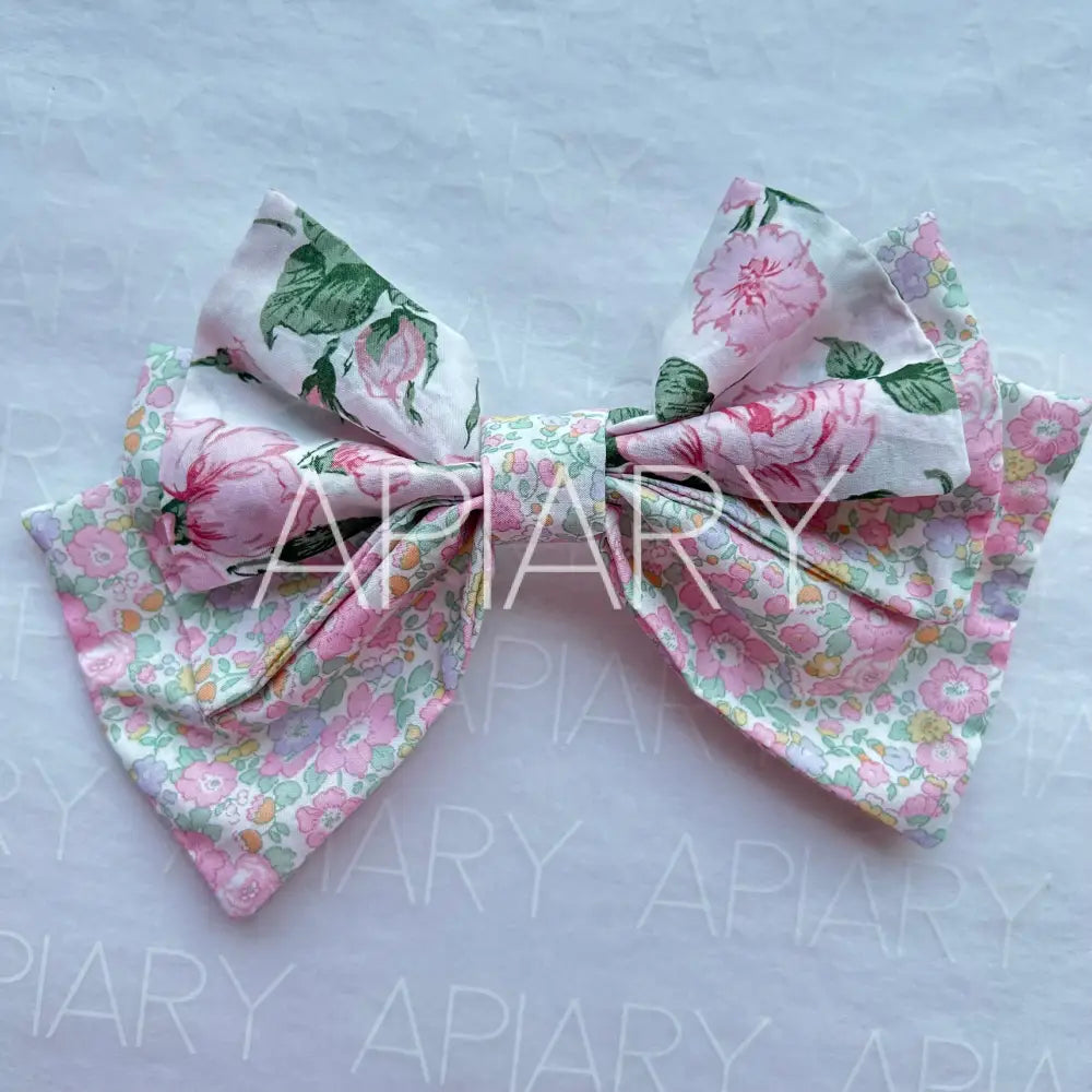 
                  
                    Liberty Bow Hairclip
                  
                