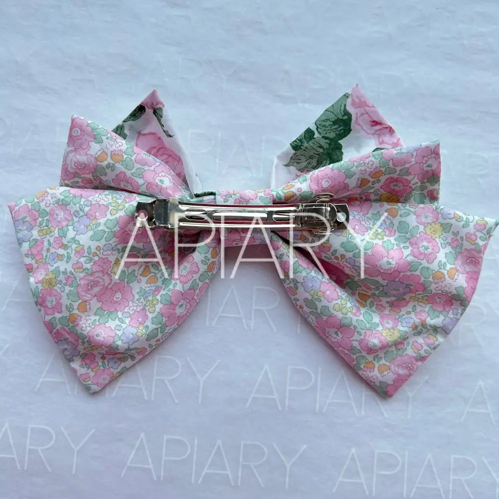 
                  
                    Liberty Bow Hairclip
                  
                