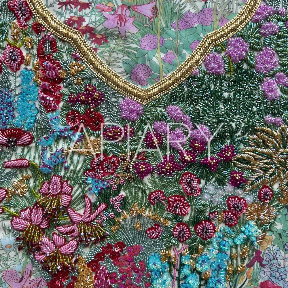 APIARY: Crafting Modern Emirati Elegance