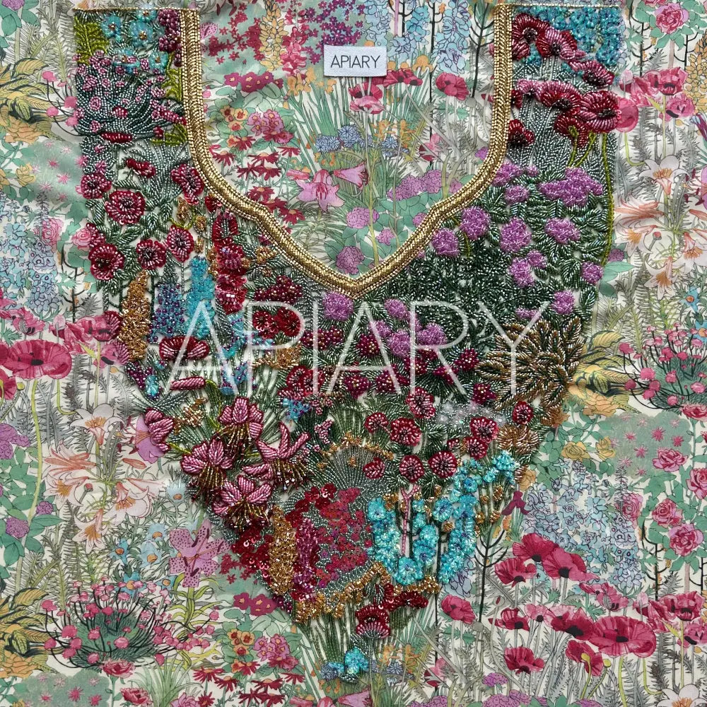 APIARY: Crafting Modern Emirati Elegance