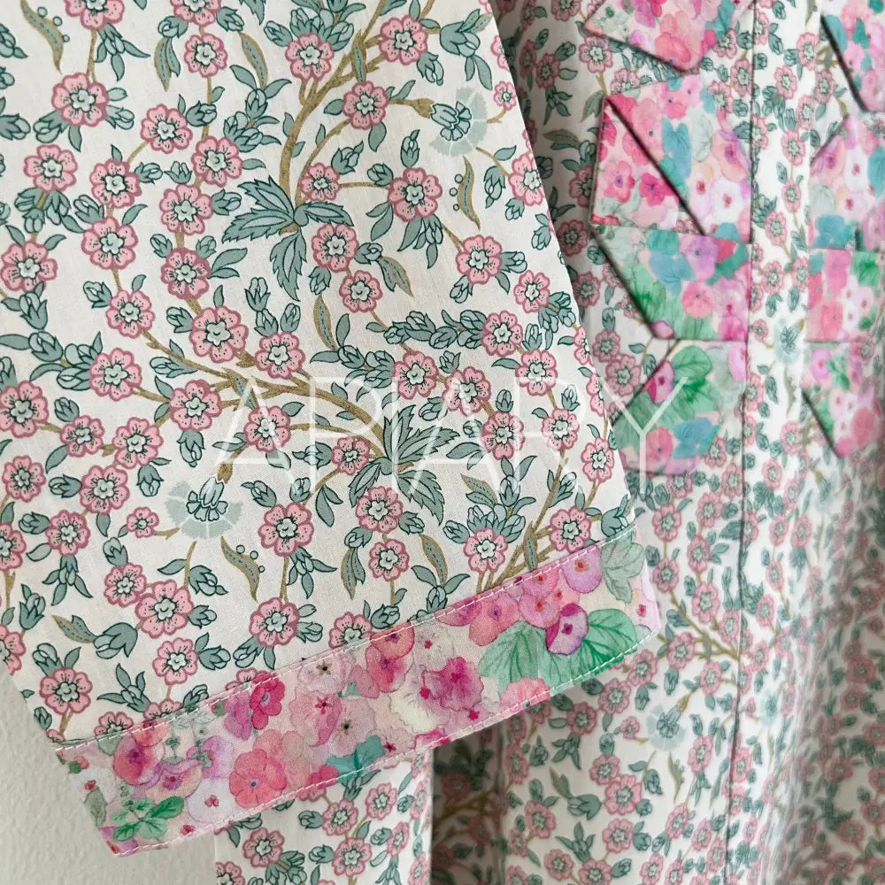 
                  
                    Liberty Origami Bows Empress 40”/7 years
                  
                