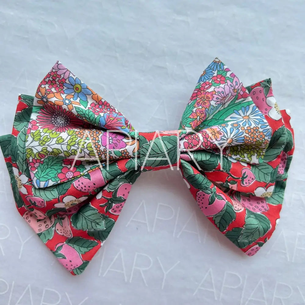 
                  
                    Liberty Poiret Shells Pink Bow Hairclip
                  
                