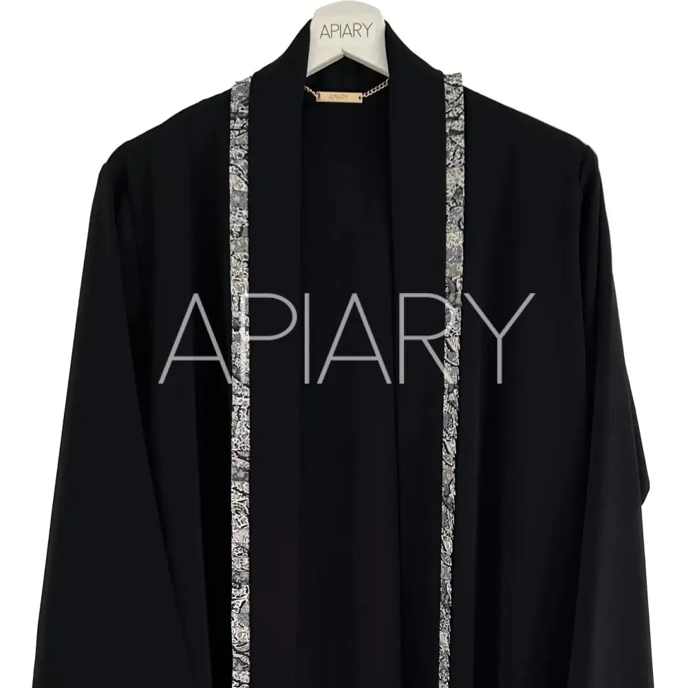 Vera Abaya in Black