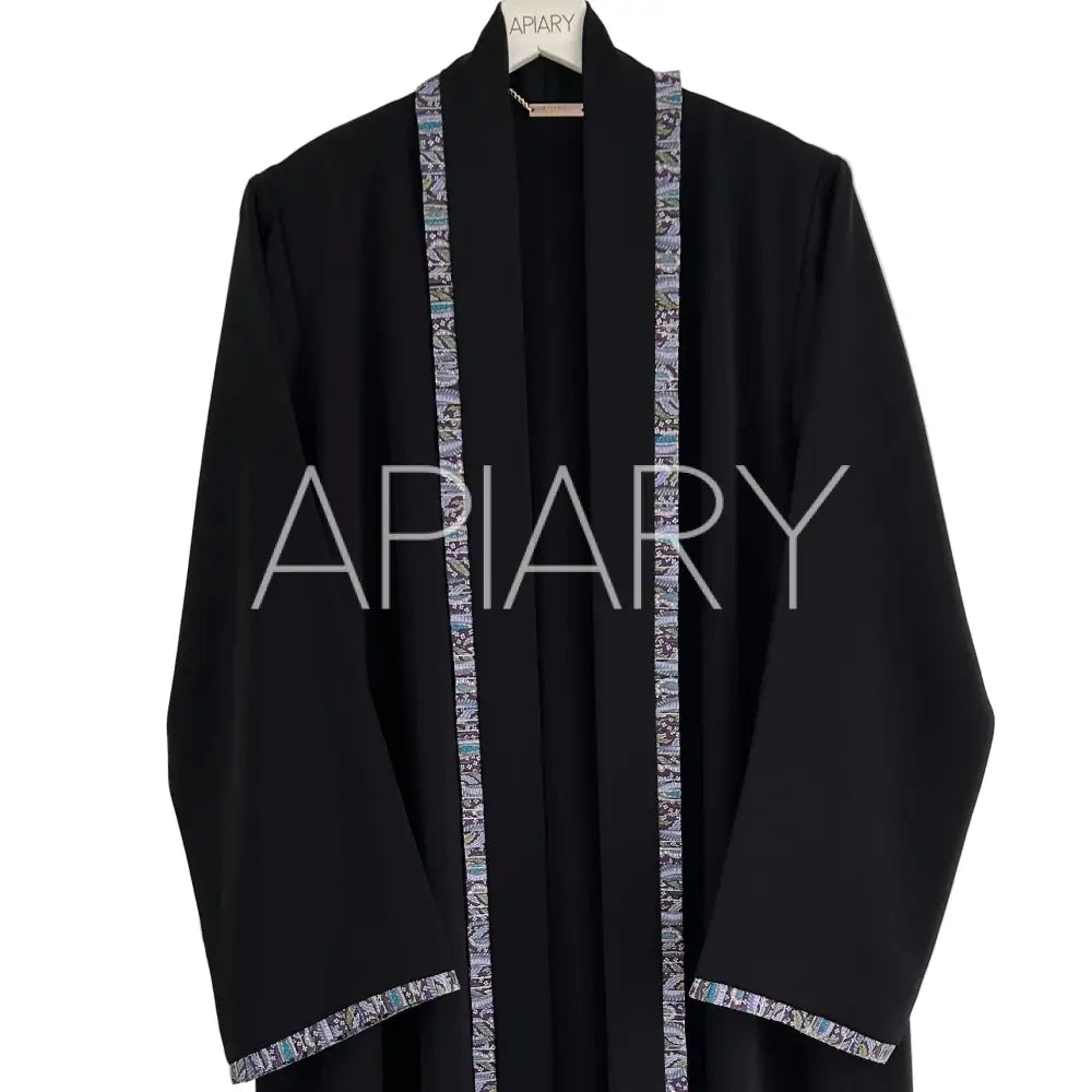 Vera Abaya in Black