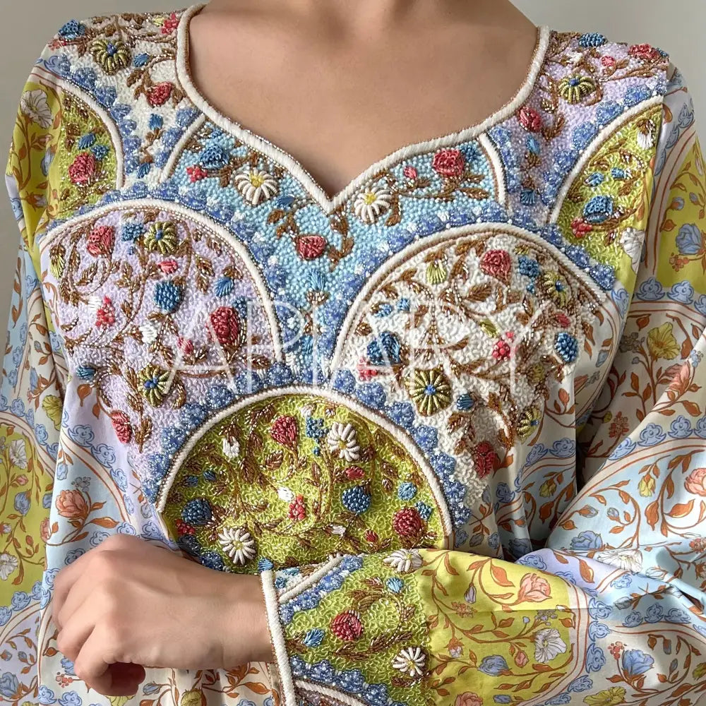 
                  
                    Victoria *PRE-ORDER* Ramadan 26
                  
                
